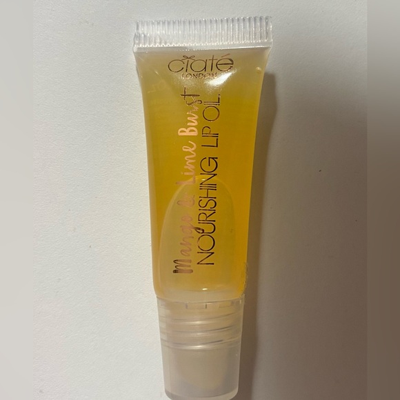 Makeup Bundle Perfect for Gifting. Work Wife, Secret Santa, Stocking Stuffers - Picture 6 of 10